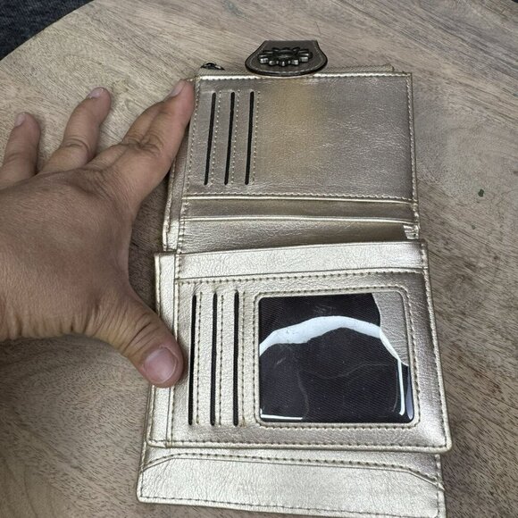 Compact Gold Wallet With Floral Button & Zipper Multiple slots and bill holder - Picture 7 of 9